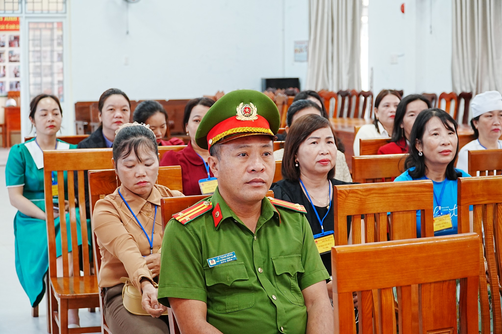 chao cờ bau cử 6jpg